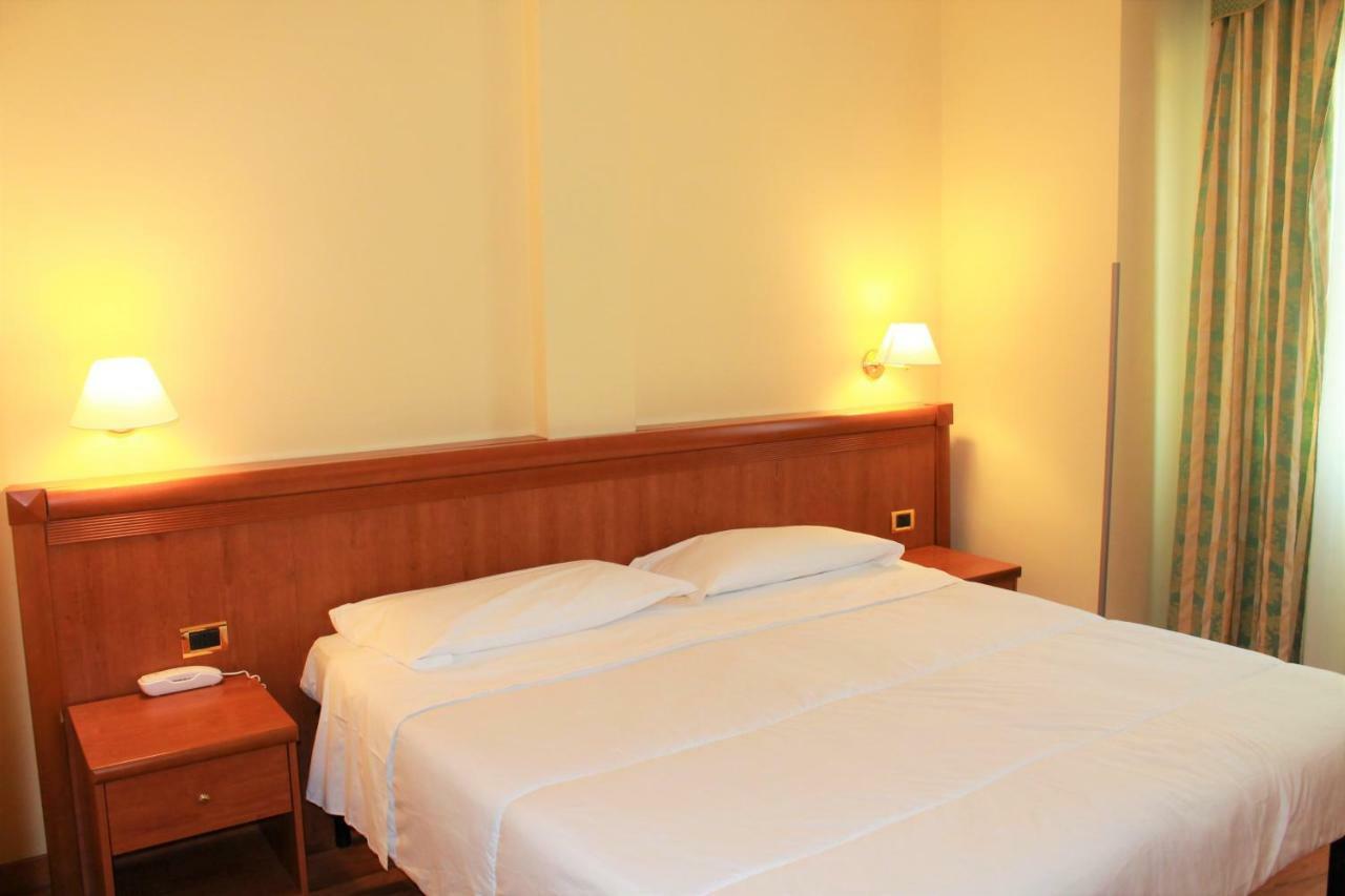 Hotel Santa Lucia 3*